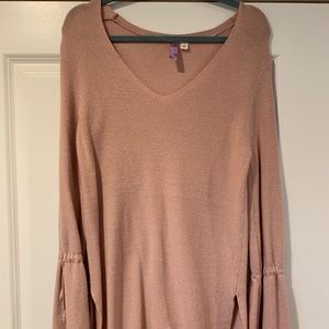 Francesca’s Alya brand v-neck sweater